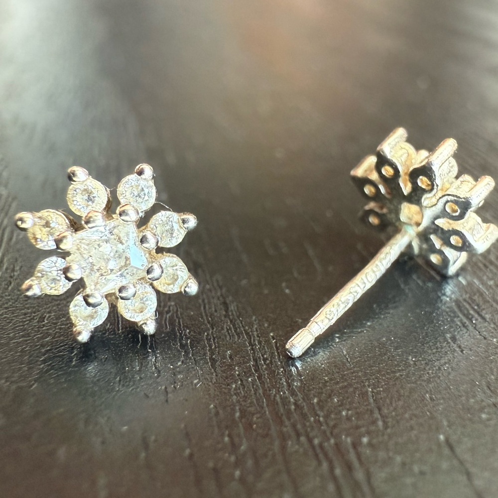 925 Sterling Silver Floral Cubic Zirconia Stud Earrings - Picture 2 of 3